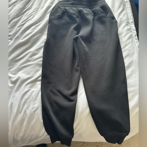 Lululemon Scuba High-Rise Cropped Jogger - Picture 4 of 8